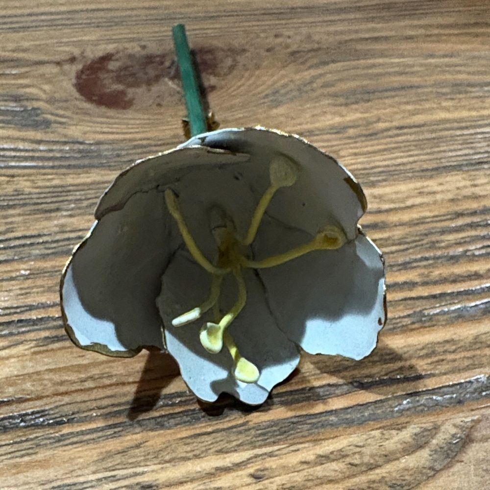 Vintage Rare 1950 Elegant White Enamel and Gold Flower Brooch